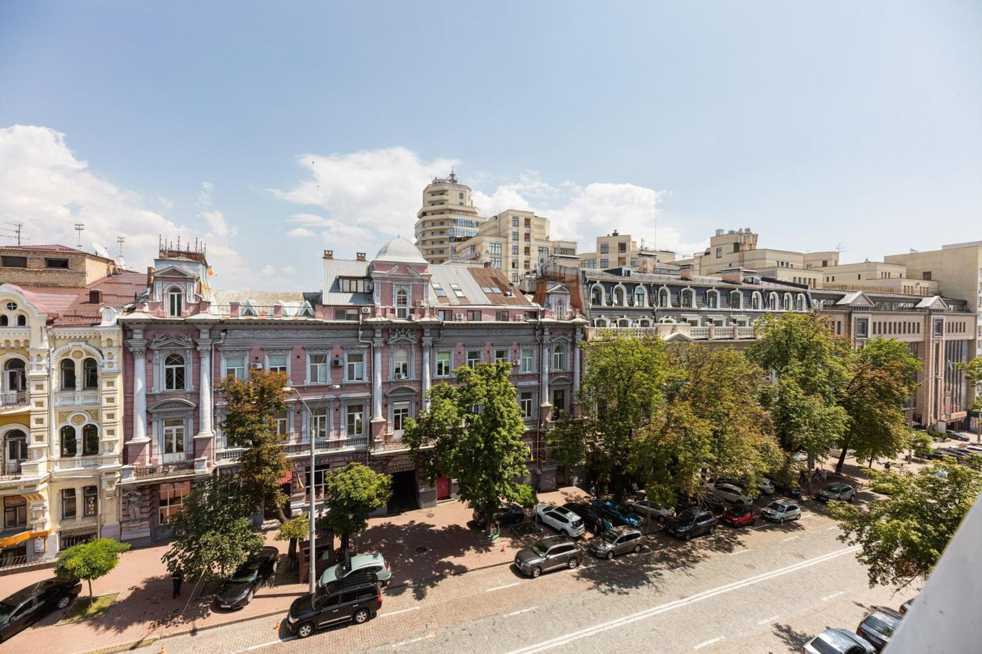Guest House "Vladimirskaya 42" Kiev Dış mekan fotoğraf